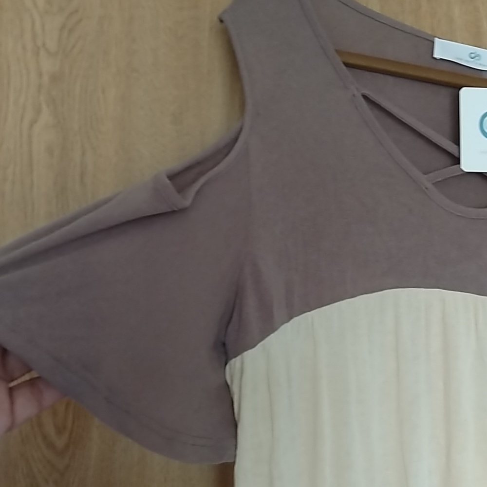 NWT shirt Only Smal fits Medium - Picture 3 of 5